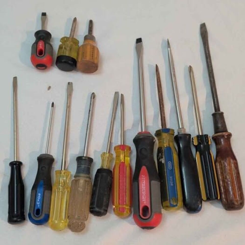 Lot of 14 Assorted Screwdrivers Vintage Wood Acetate Flathead Phillips Tool Mix